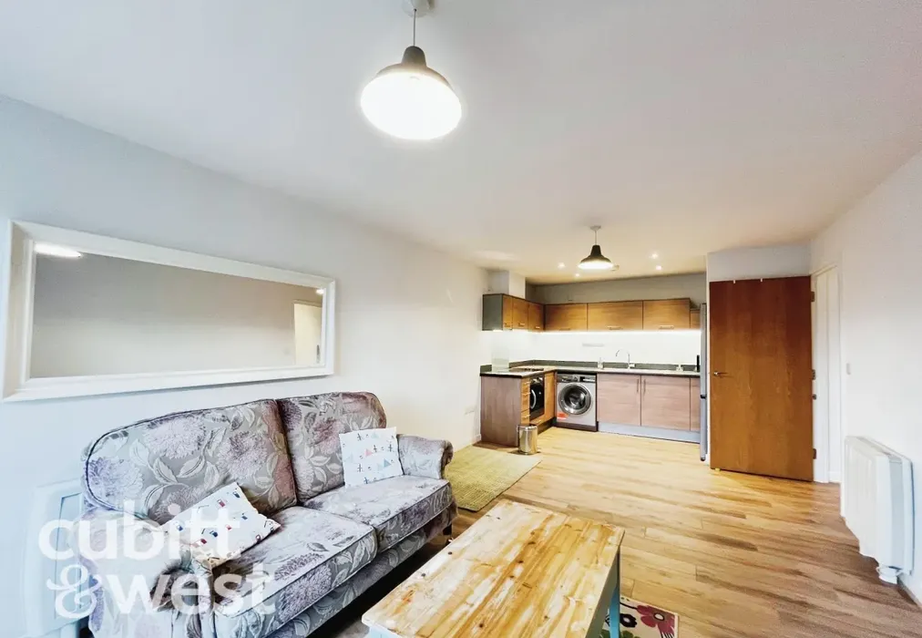  - AVAILABLE WITH NO DEPOSIT Mermaid House Cross Street PO1 - Wards of Kent