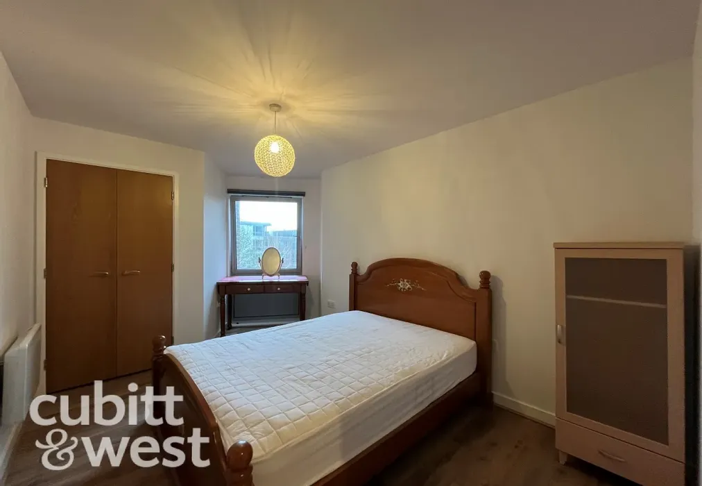 - AVAILABLE WITH NO DEPOSIT Mermaid House Cross Street PO1 - Wards of Kent