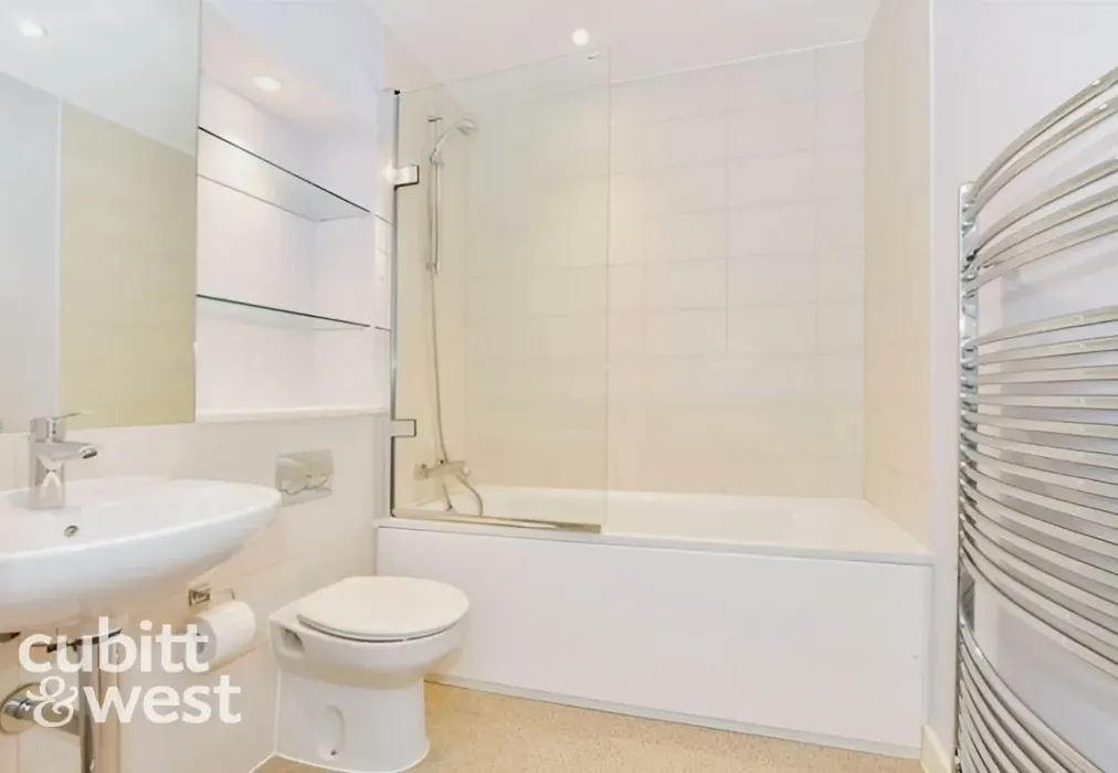  - AVAILABLE WITH NO DEPOSIT Mermaid House Cross Street PO1 - Wards of Kent