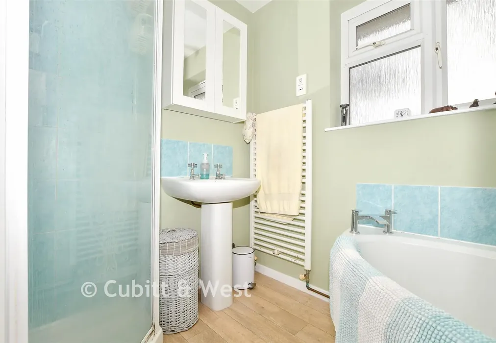 Bathroom - Friars Rookery, Three Bridges, Crawley, West Sussex - Wards of Kent