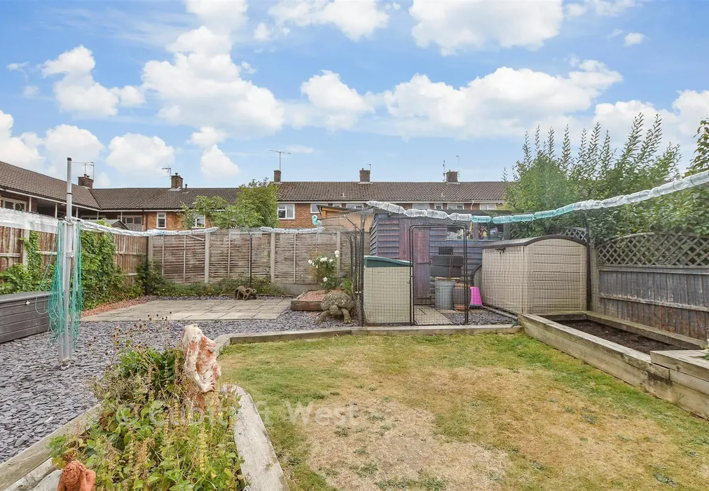 Rear Garden - Friars Rookery, Three Bridges, Crawley, West Sussex - Wards of Kent
