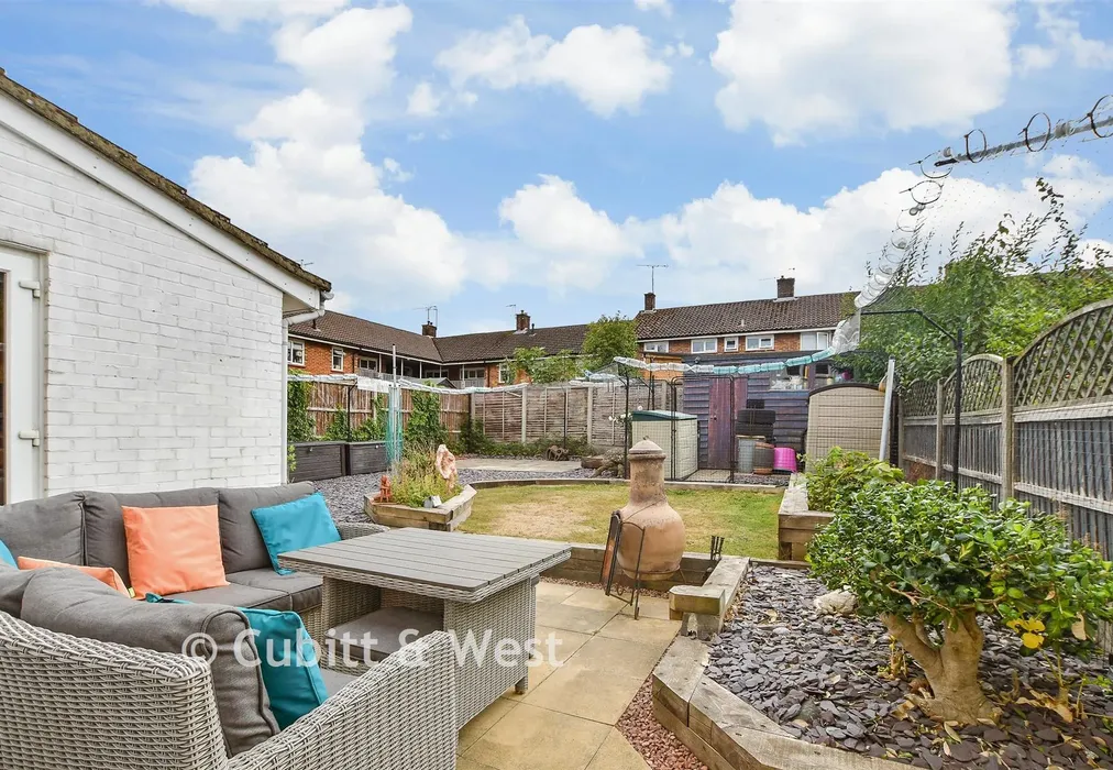 Rear Garden - Friars Rookery, Three Bridges, Crawley, West Sussex - Wards of Kent