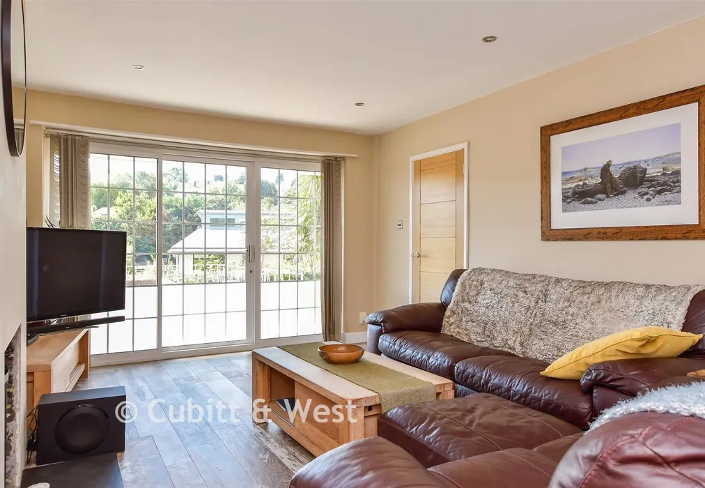Lounge - Bankside, Brighton, East Sussex - Wards of Kent