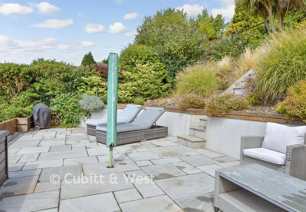 Rear Garden - Bankside, Brighton, East Sussex - Wards of Kent