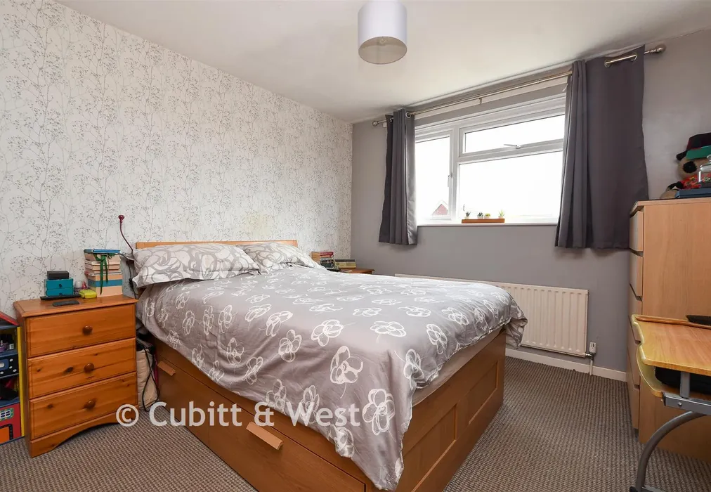 Bedroom 1 - Poynes Road, Horley, Surrey - Wards of Kent