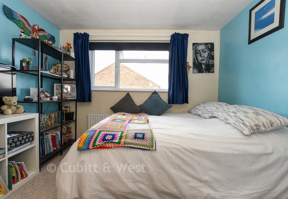 Bedroom 2 - Poynes Road, Horley, Surrey - Wards of Kent
