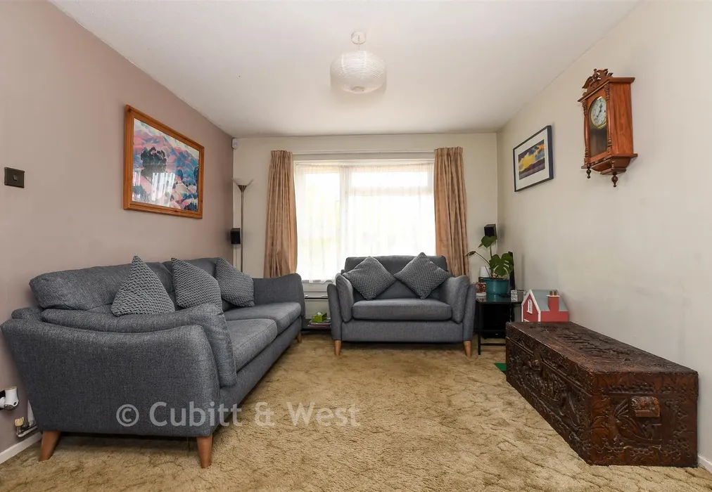 Lounge - Poynes Road, Horley, Surrey - Wards of Kent