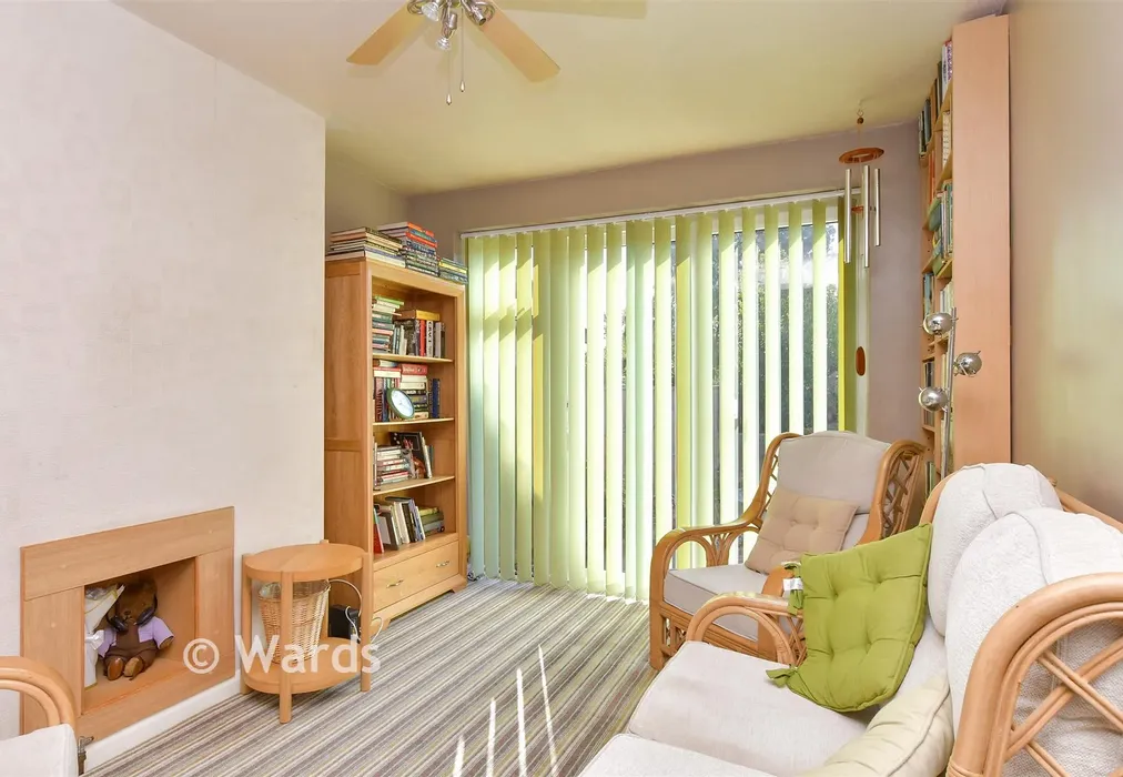 Lounge - City Way, Rochester, Kent - Wards of Kent