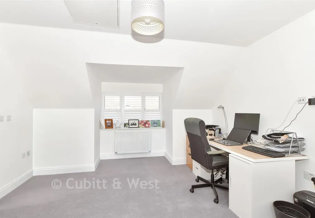 Bedroom 4 - Wychwood Place, Crawley Down, Crawley, West Sussex - Wards of Kent