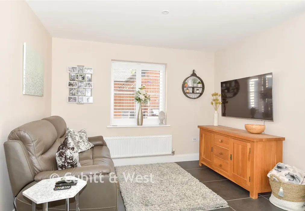 Kitchen/Dining Room - Wychwood Place, Crawley Down, Crawley, West Sussex - Wards of Kent