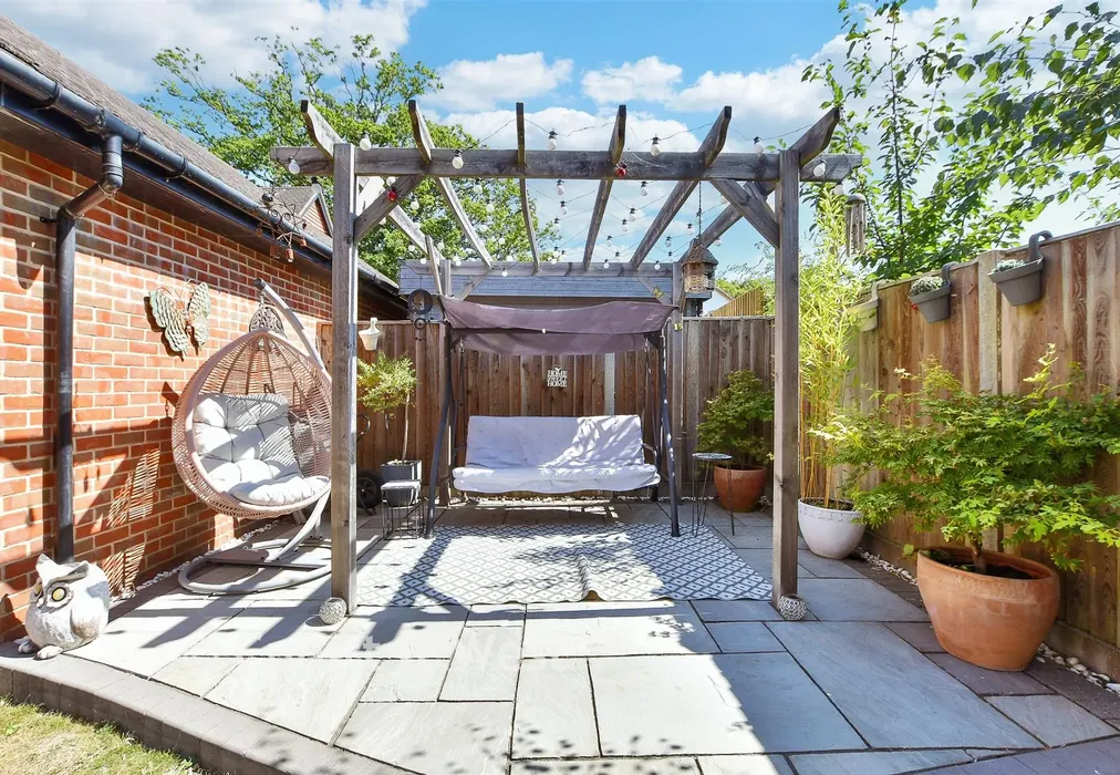 Rear Garden - Wychwood Place, Crawley Down, Crawley, West Sussex - Wards of Kent