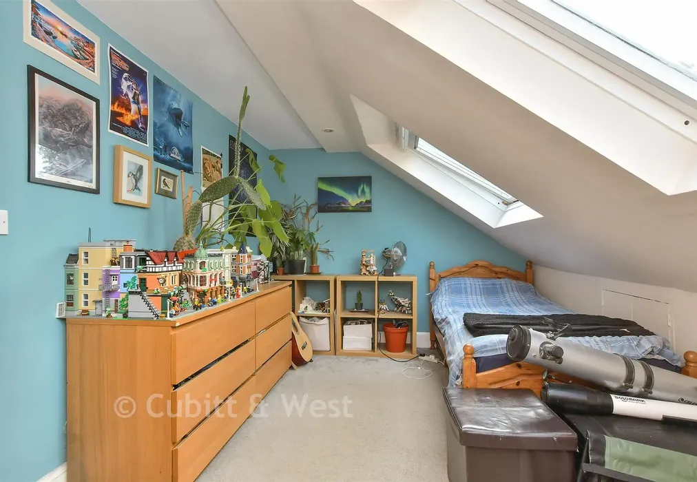 Bedroom 2 - Martens Field, Rodmell, Lewes, East Sussex - Wards of Kent