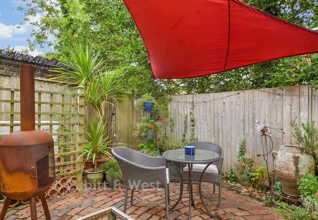 Rear Garden - Martens Field, Rodmell, Lewes, East Sussex - Wards of Kent