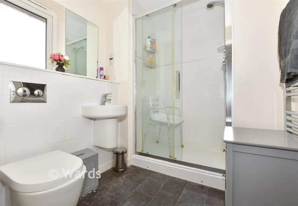 En-Suite - Fraser Way, Folkestone, Kent - Wards of Kent