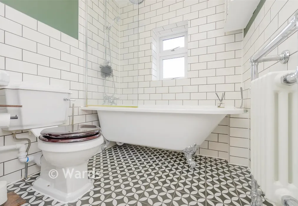 Bathroom - Maidstone Road, Rainham, Gillingham, Kent - Wards of Kent
