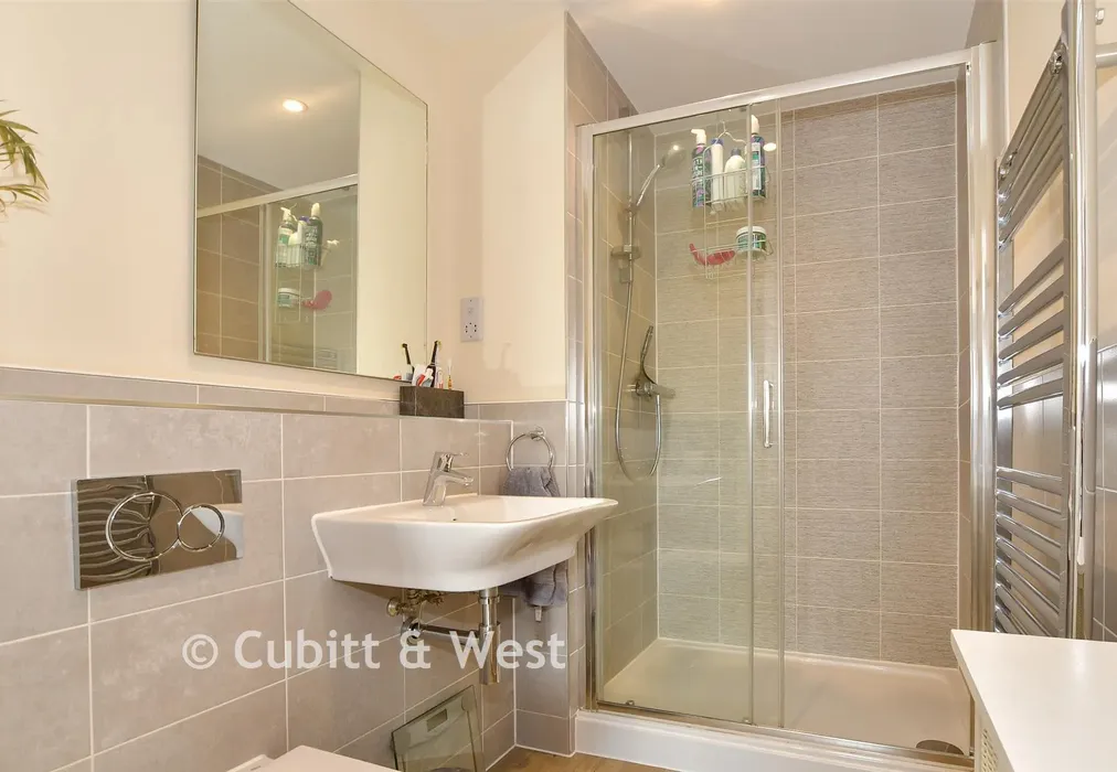 En-Suite Shower Room - Bricklayer Lane, Faygate, Horsham, West Sussex - Wards of Kent