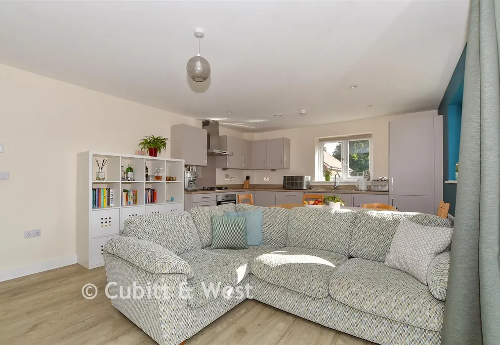 Lounge/ Kitchen - Bricklayer Lane, Faygate, Horsham, West Sussex - Wards of Kent