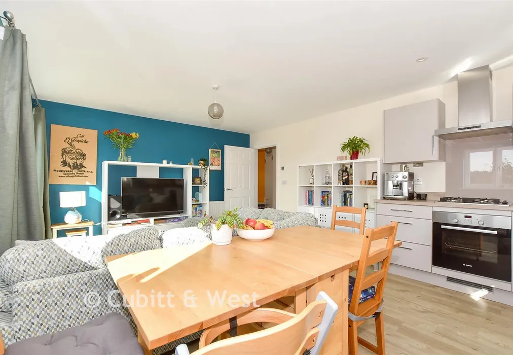Lounge/ Kitchen - Bricklayer Lane, Faygate, Horsham, West Sussex - Wards of Kent