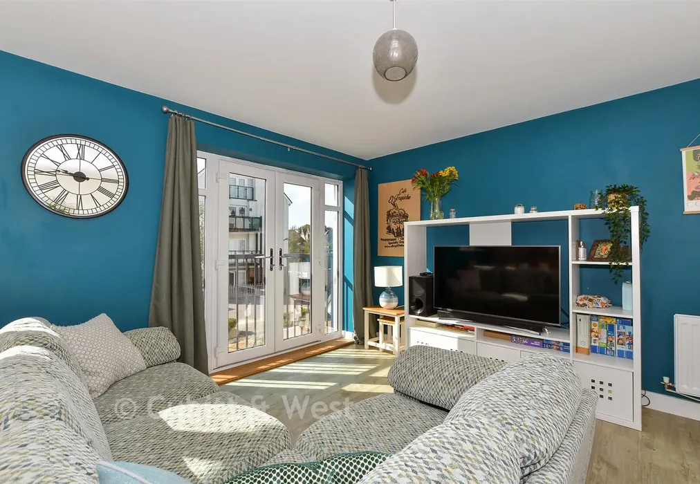 Lounge/ Kitchen - Bricklayer Lane, Faygate, Horsham, West Sussex - Wards of Kent