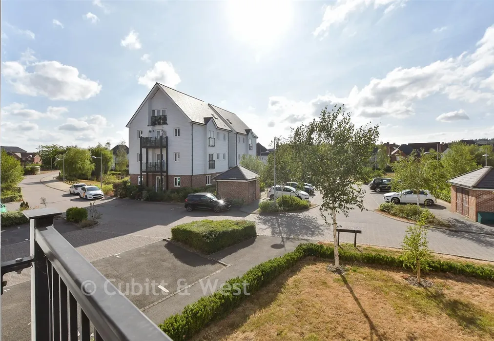 Balcony - Bricklayer Lane, Faygate, Horsham, West Sussex - Wards of Kent