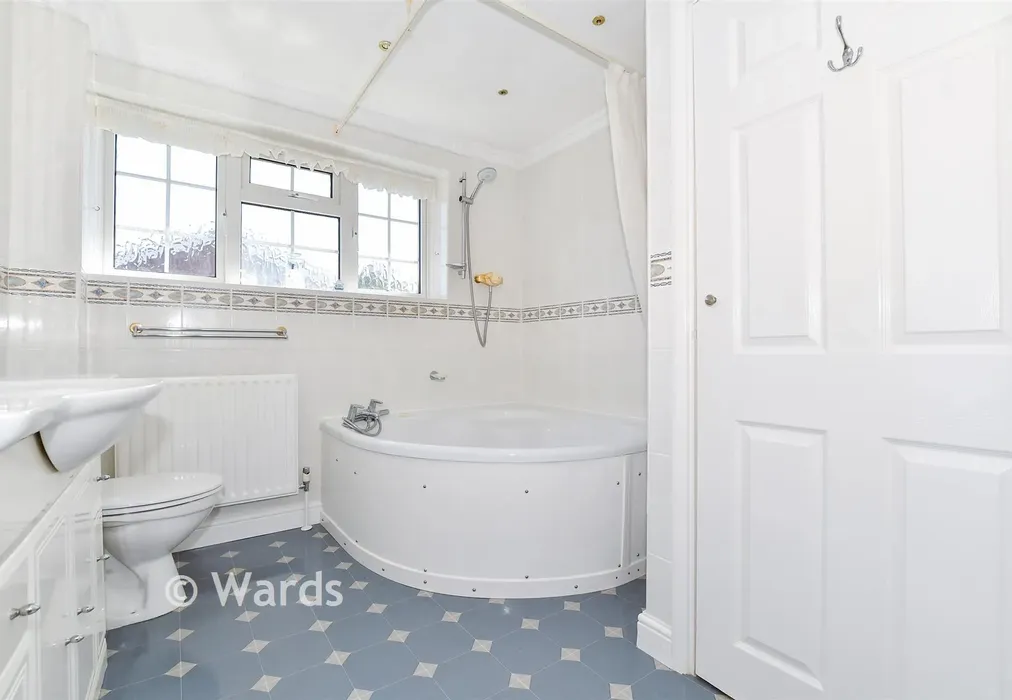 Bathroom - Pear Tree Avenue, Ditton, Kent - Wards of Kent