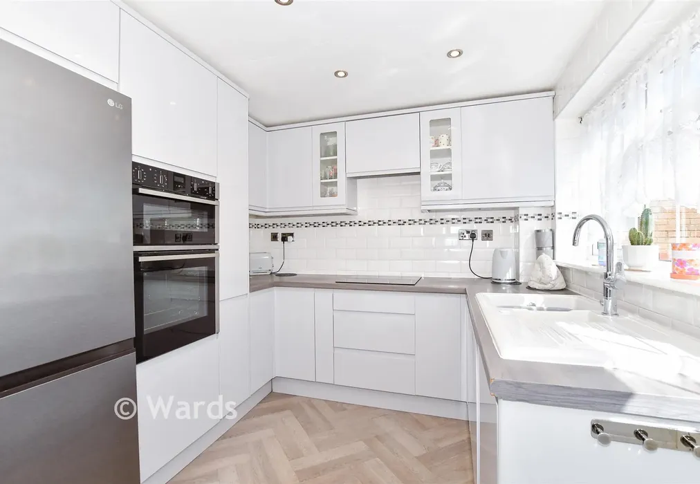 Kitchen - Pear Tree Avenue, Ditton, Kent - Wards of Kent