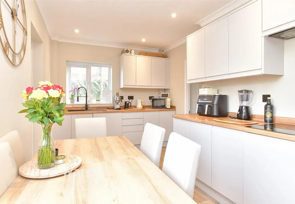 Kitchen/Diner - Vernon Close, West Kingsdown, Sevenoaks, Kent - Wards of Kent