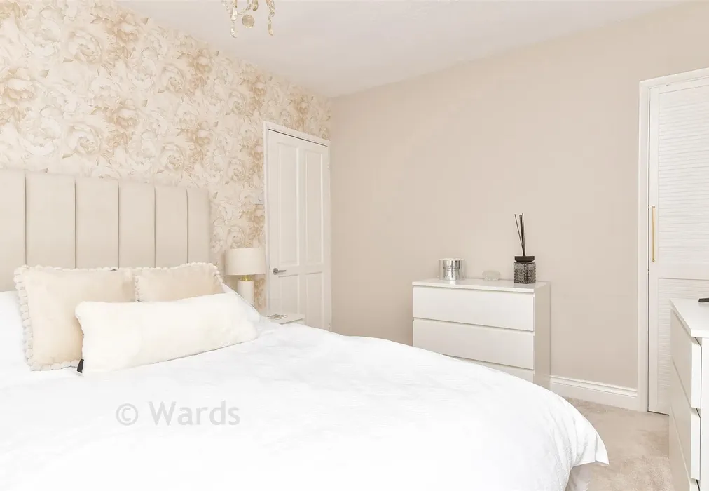 Bedroom 1 - Vernon Close, West Kingsdown, Sevenoaks, Kent - Wards of Kent