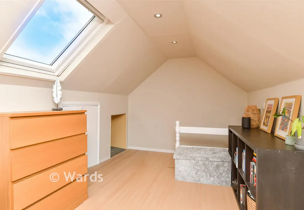 Loft Room - Vernon Close, West Kingsdown, Sevenoaks, Kent - Wards of Kent