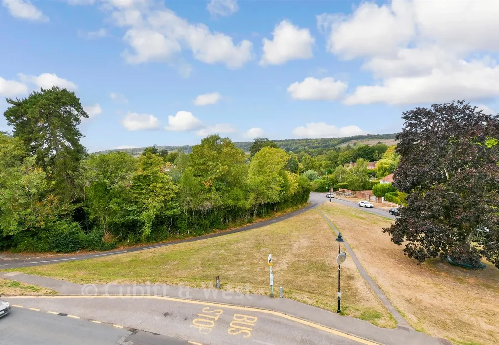 Views To Front - Guildford Road, Westcott, Dorking, Surrey - Wards of Kent