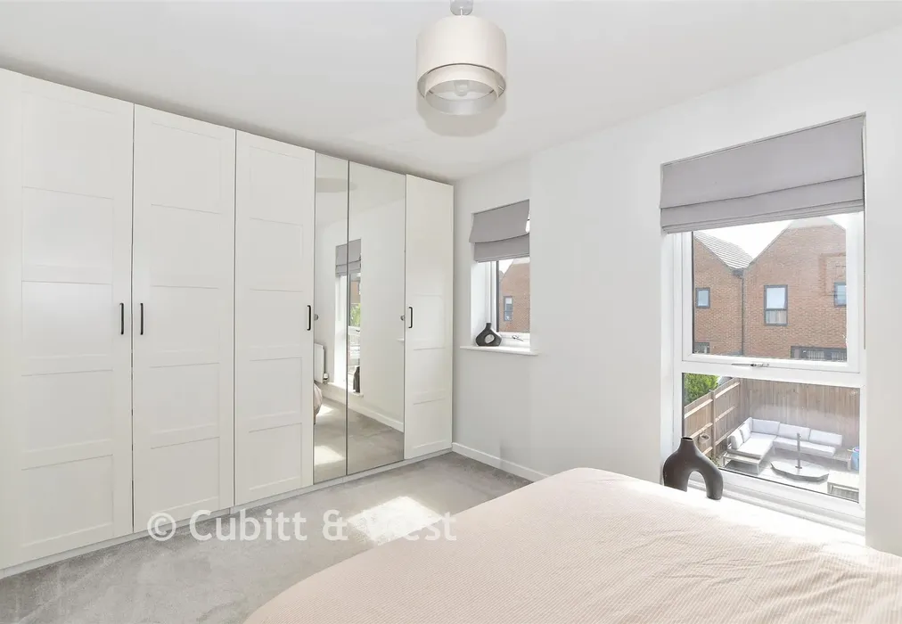 Bedroom 1 - Mountain Street, Pease Pottage, West Sussex - Wards of Kent