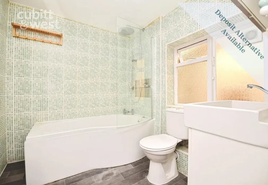 Bathroom - DEPOSIT ALTERNATIVE AVAILABLE, Sillwood Street, BN1 - Wards of Kent