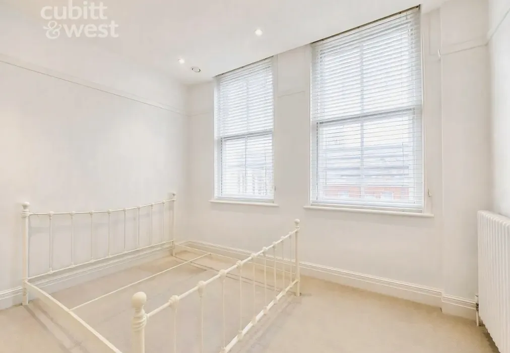 Bedroom - Ship Street, Brighton, BN1 - Wards of Kent