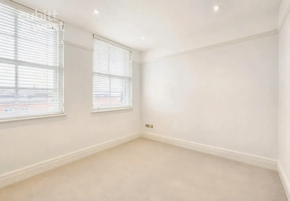 Bedroom - Ship Street, Brighton, BN1 - Wards of Kent