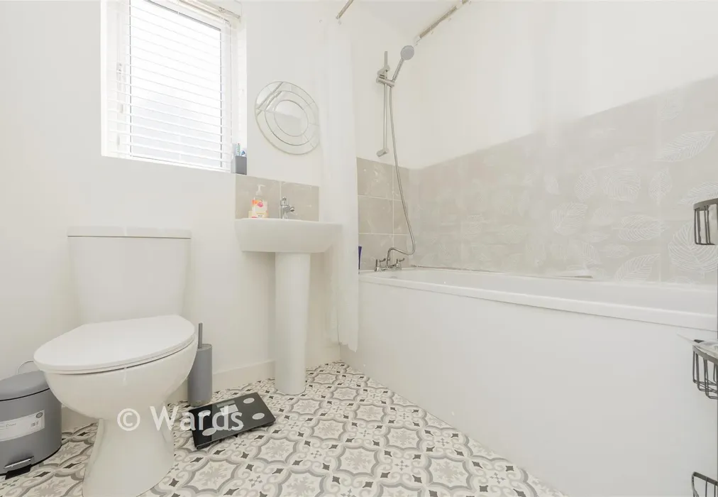 Bathroom - Brick Kiln Way, Rainham, Gillingham, Kent - Wards of Kent