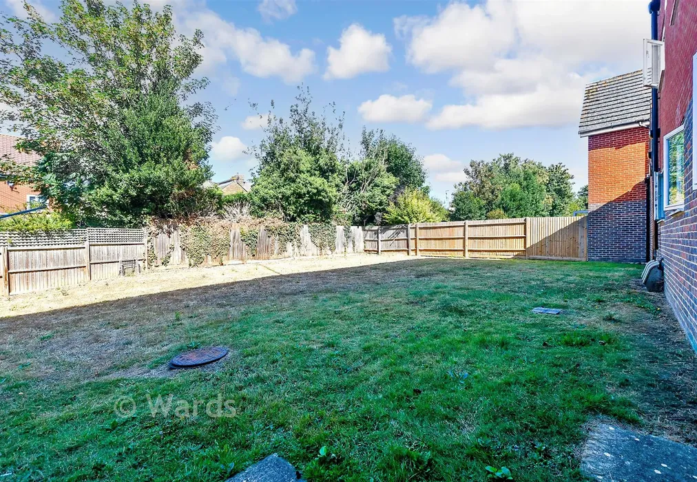 Communal Gardens - Edward Vinson Drive, Faversham, Kent - Wards of Kent