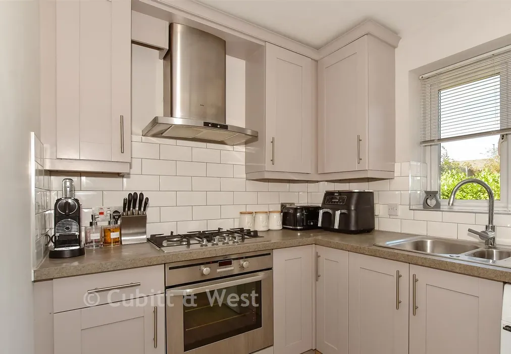 Kitchen - Crawley Road, Horsham, West Sussex - Wards of Kent