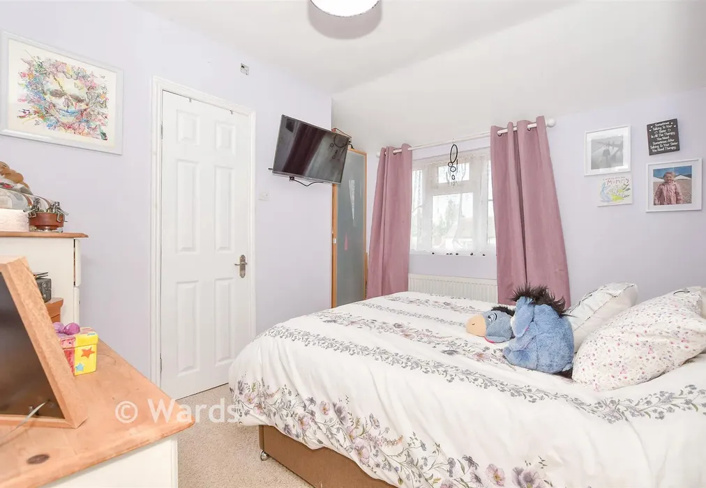 Bedroom 2 - Carpenters Lane, Hadlow, Tonbridge, Kent - Wards of Kent