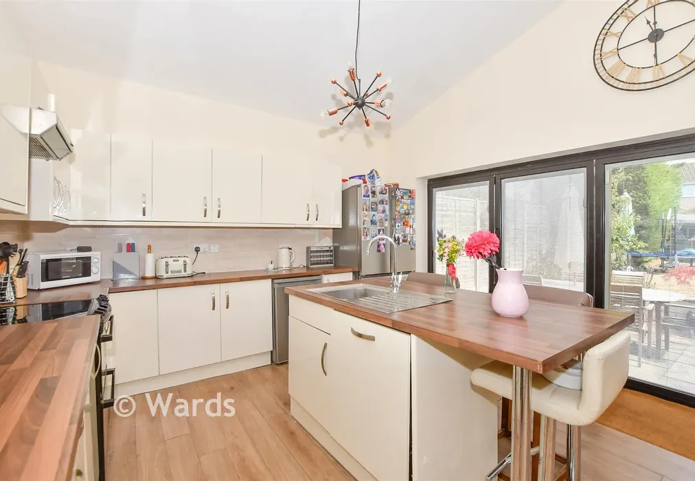 Kitchen/Diner - Carpenters Lane, Hadlow, Tonbridge, Kent - Wards of Kent