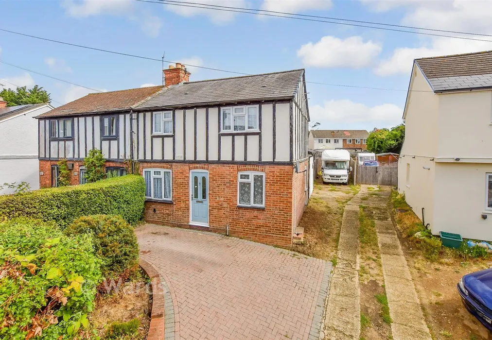 External (Brochure) : - Carpenters Lane, Hadlow, Tonbridge, Kent - Wards of Kent