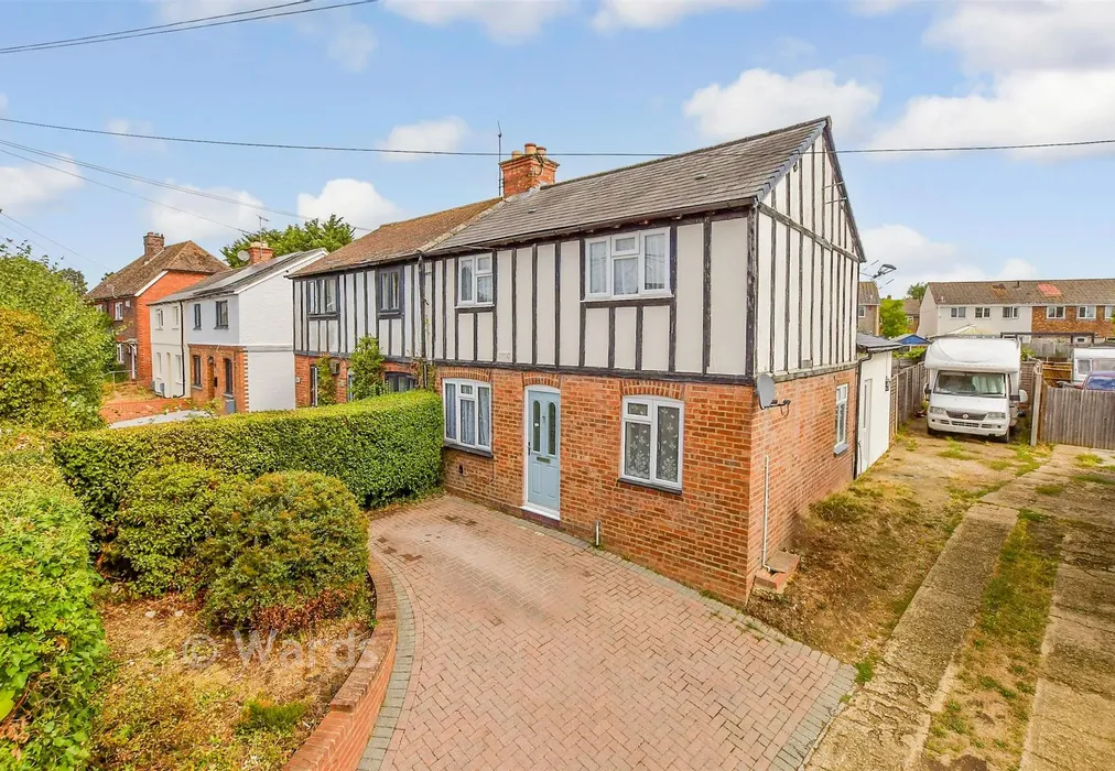 External (Web) : - Carpenters Lane, Hadlow, Tonbridge, Kent - Wards of Kent