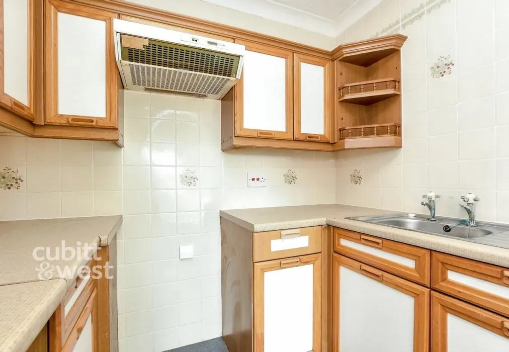 Kitchen - Linkfield Lane Redhill RH1 - Wards of Kent