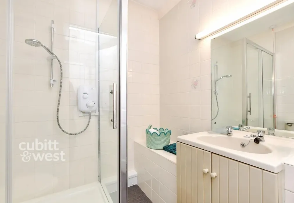 Shower Room - Linkfield Lane Redhill RH1 - Wards of Kent