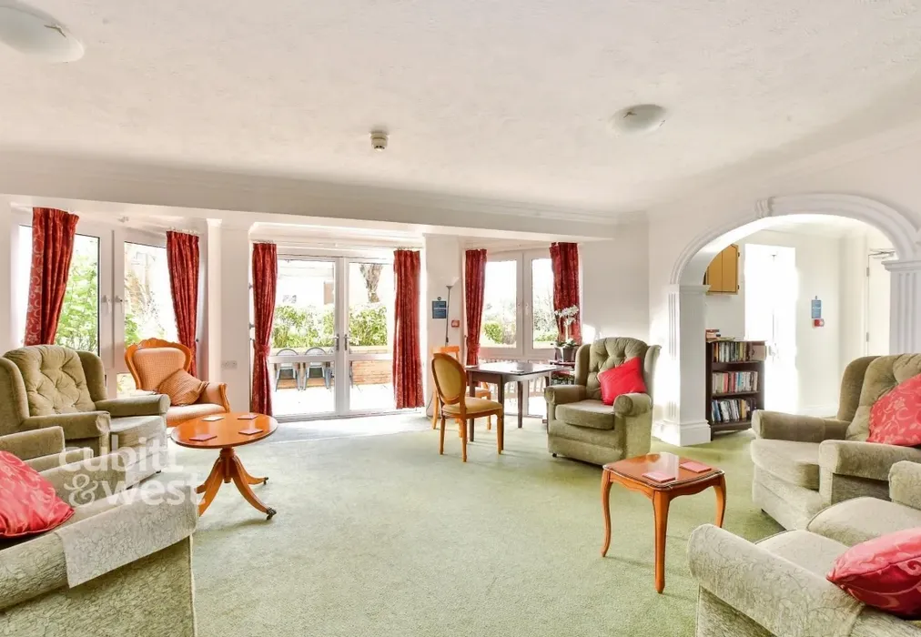 Communal Lounge - Linkfield Lane Redhill RH1 - Wards of Kent