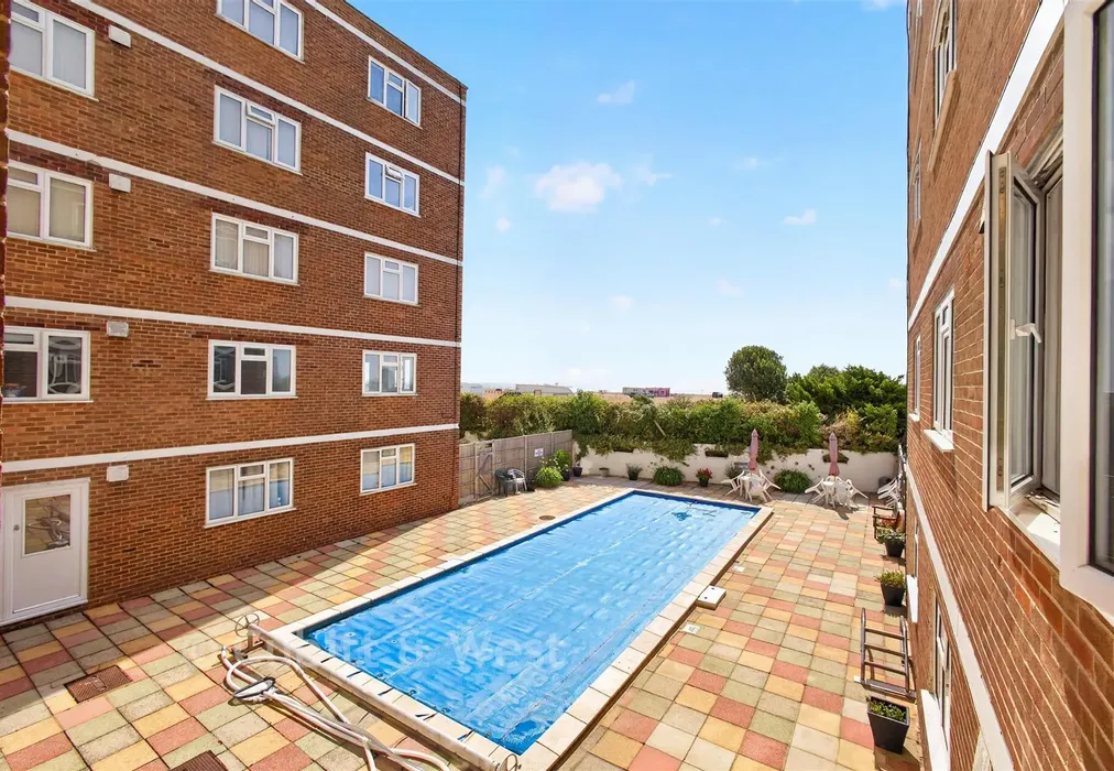 Swimming Pool - Sea Front, Hayling Island, Hampshire - Wards of Kent