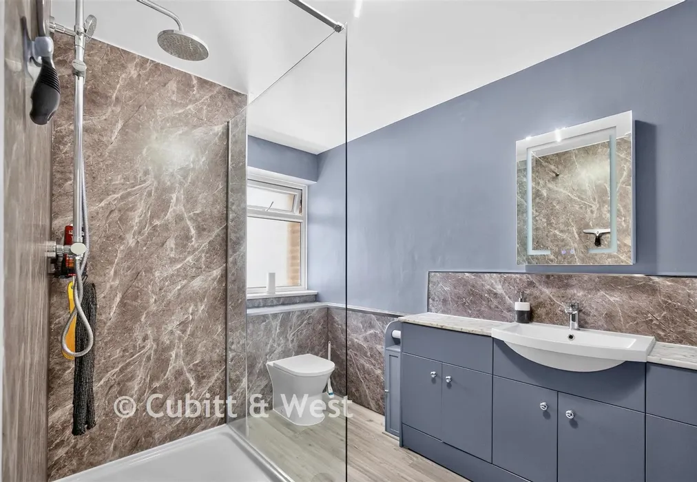 Bathroom - Sea Front, Hayling Island, Hampshire - Wards of Kent