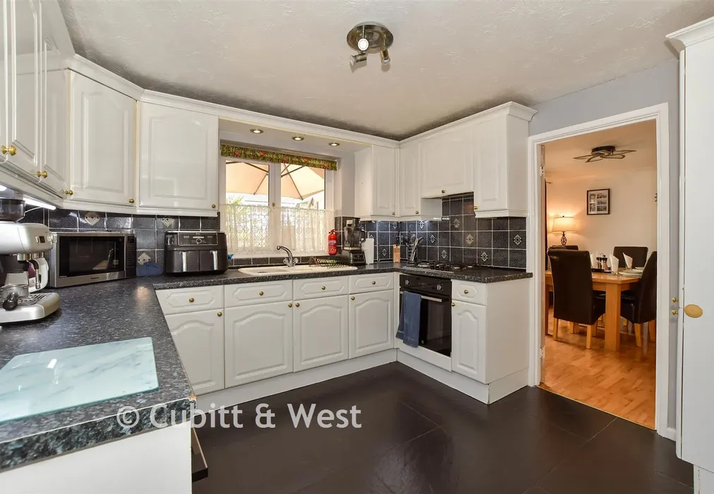 Kitchen - Climping Road, Ifield, Crawley, West Sussex - Wards of Kent