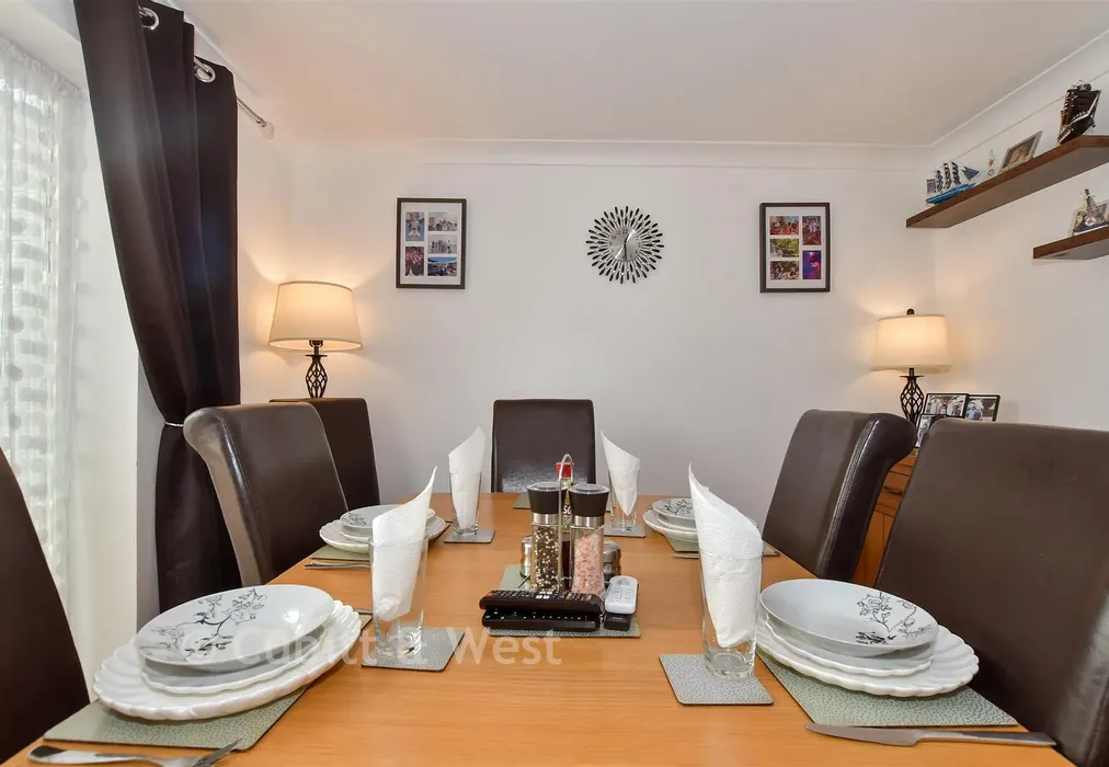 Dining Room - Climping Road, Ifield, Crawley, West Sussex - Wards of Kent