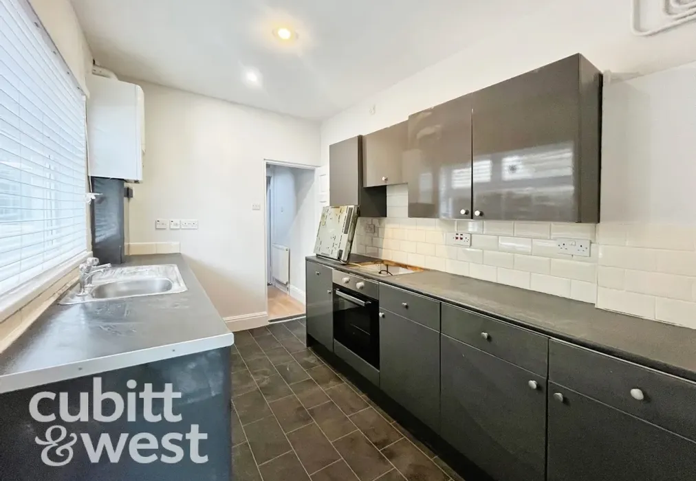  - DEPOSIT ALTERNATIVE AVAILABLE Hampshire Street PO1 - Wards of Kent