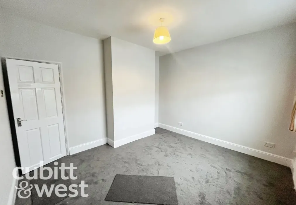 - DEPOSIT ALTERNATIVE AVAILABLE Hampshire Street PO1 - Wards of Kent